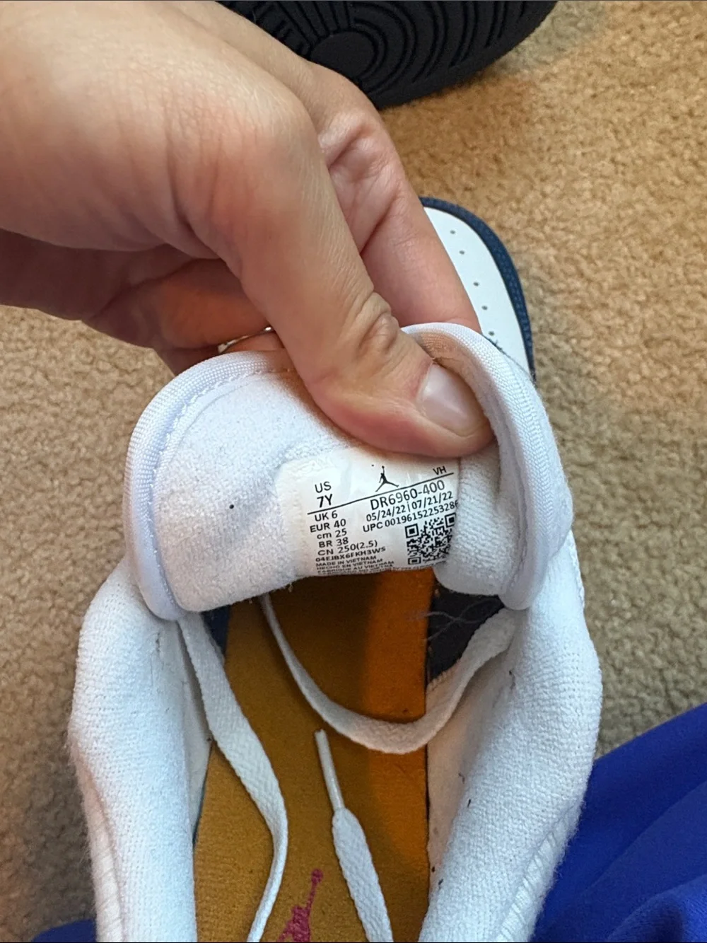 Grade School Air Jordan RETRO 1 LOW SE 'MESSY ROOM'